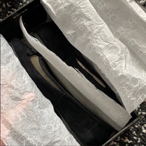 BCBG | Black Suede Bow Flat New In Box - Picture 7 of 8
